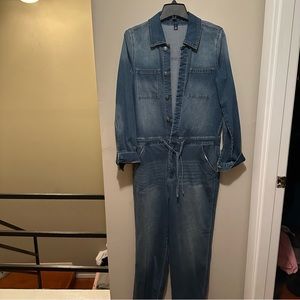 Cute Jean jumpsuit. Never worn. Wanted to like it but didn’t like the way it fit